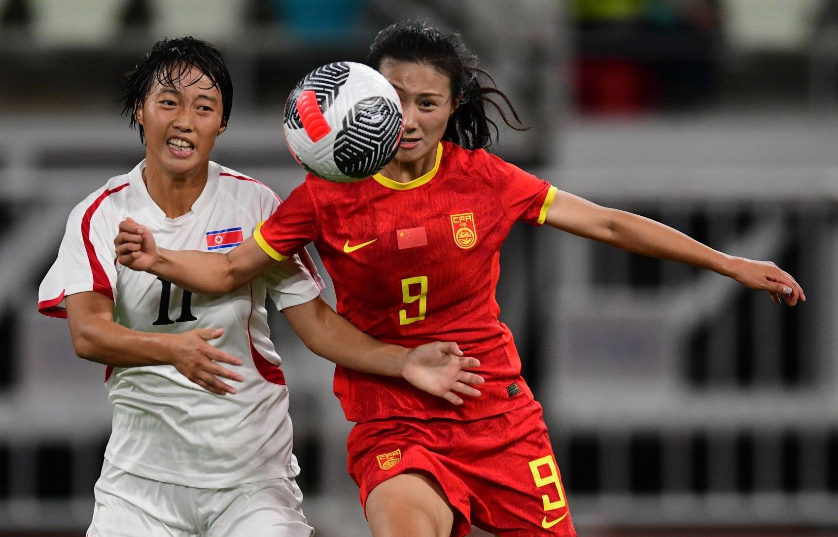 中国女足精英队员备战国际象棋赛事