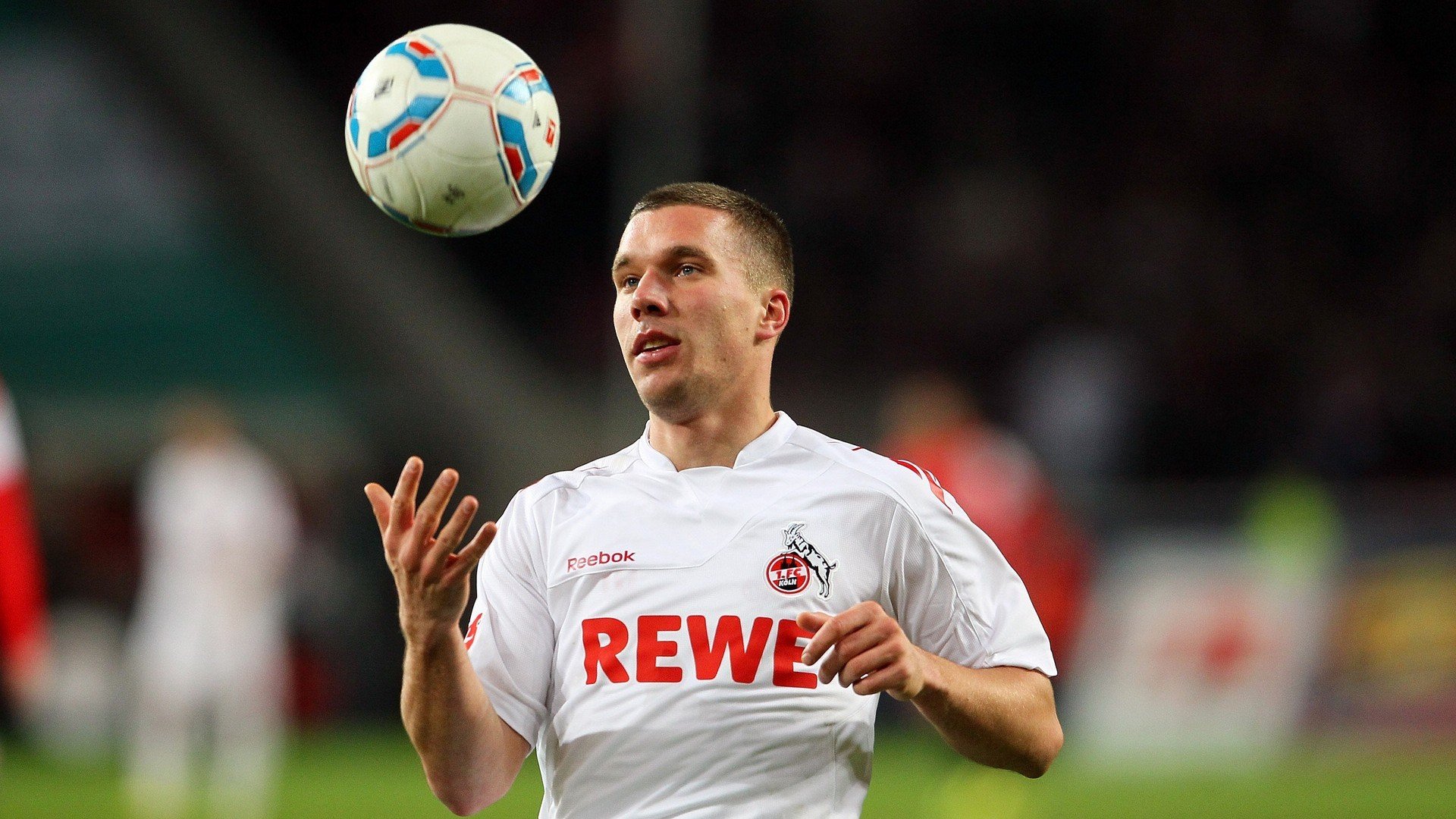 周冠宇复出首秀出彩，山东泰山主场鏖战上海海港，豪取3连胜